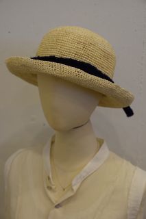 暖かい夏の陽射し に マストなもの 。 _b0110582_20140906.jpg
