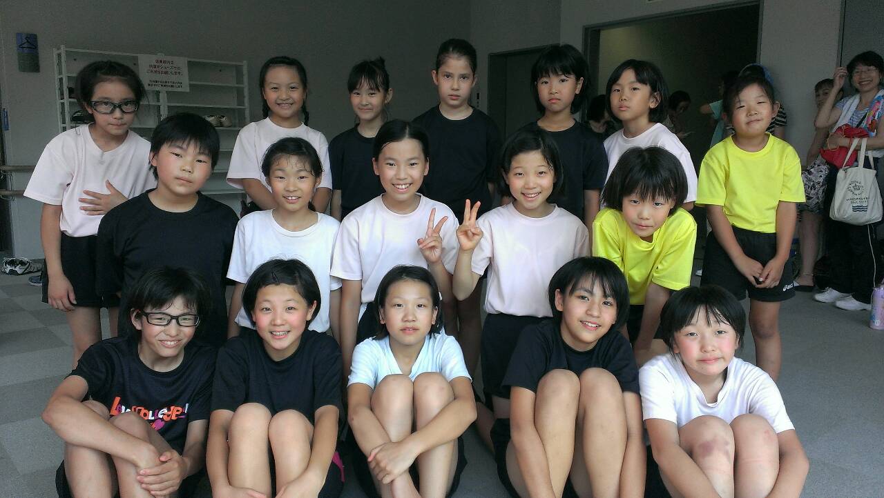 集合写真　女子小学生 