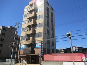 兵庫県　明石市　国道沿い　３面ガラスの貸事務所_a0129705_15151192.jpg