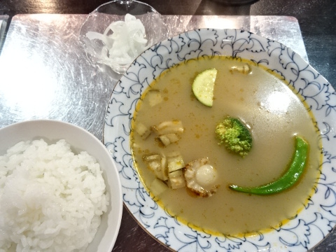 やっと迷宮入りできましたっ♪「カレー＆スパイス ラヴィリンス」＠大阪市西区_b0051666_79272.jpg