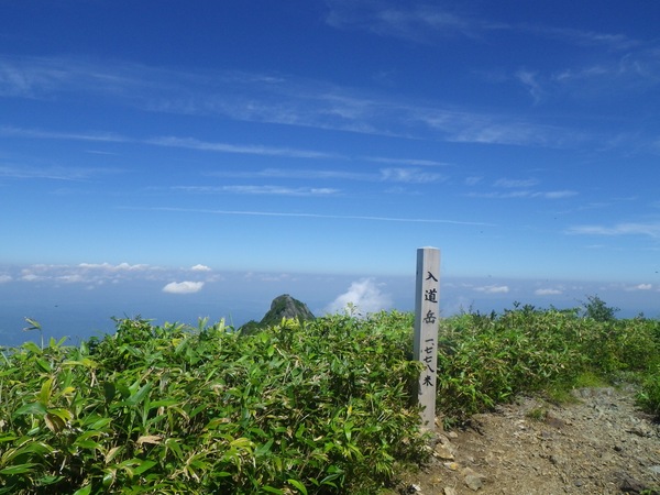 越後三山縦走（越後駒ヶ岳・中ノ岳・八海山）   2日目　  2015.07_a0228989_22171285.jpg