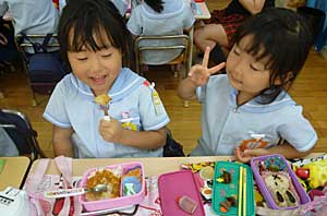 おべんとおべんとうれしいな_e0325335_1234039.jpg