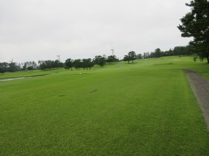 雨。。。中条ゴルフ俱楽部　温泉最高！！　ＰＲＧＲ　ＥＧＧ i＋ＵＴ　５番も良し！_c0117936_2152655.jpg