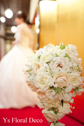 東京大神宮の新婦さんへ スズランをいれたティアドロップブーケ_b0113510_16473815.jpg