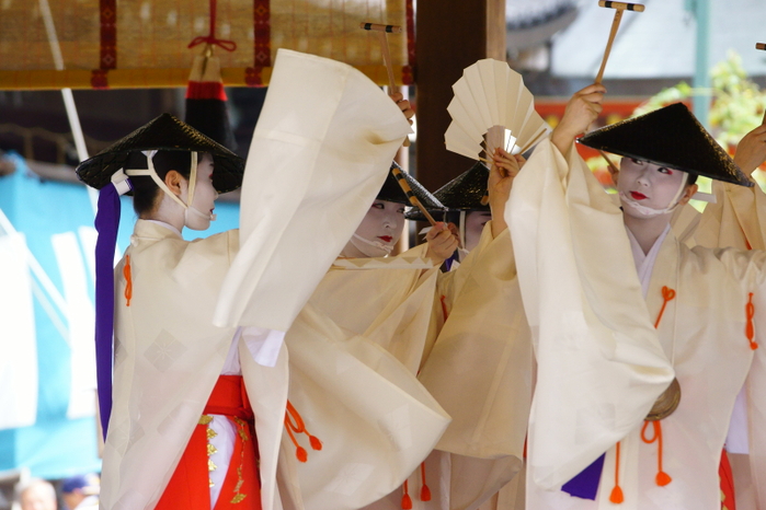 祇園祭　花傘巡行先斗町歌舞伎踊_e0177413_1113060.jpg