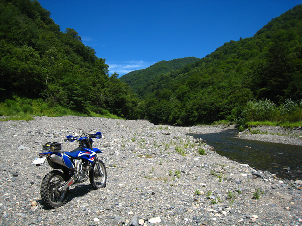 盛夏の福島・栃木県境林道ツーリング　（WR250F）_f0126932_22105525.jpg