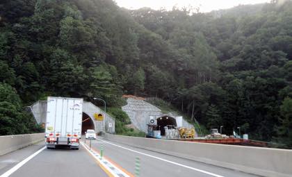 安曇野からは、よく使うR158ルートで....上高地.平湯温泉.高山....._b0194185_2313377.jpg