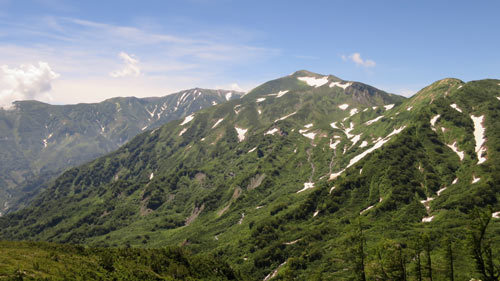 蓮華温泉起点で朝日岳雪倉岳周回　その１_a0157297_00111152.jpg