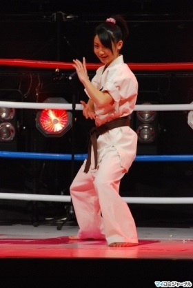 楽天カードマン 桃瀬美咲さんは 実戦カラテ 大阪拳友会 楽天カードマン 桃瀬美咲さんは 実戦カラテ 大阪拳友会