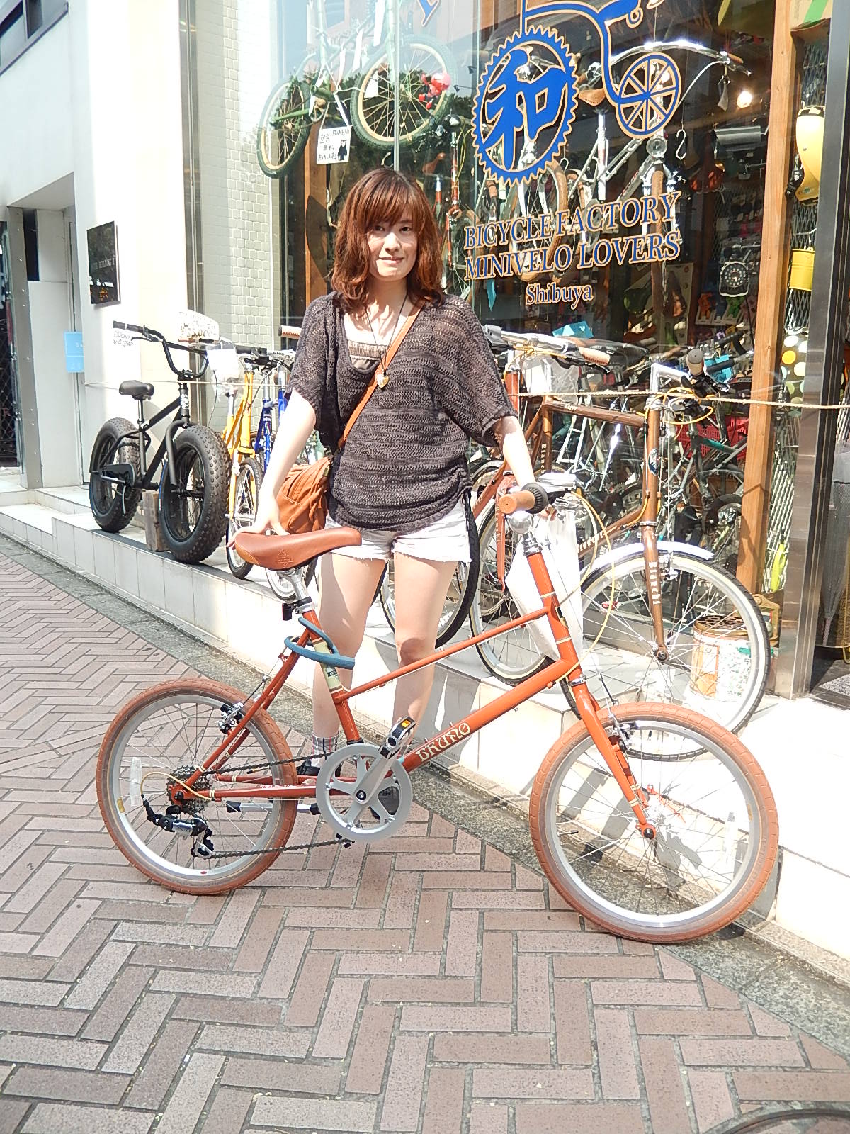 8月1日　渋谷　原宿　の自転車屋　FLAME bike前です_e0188759_1859420.jpg