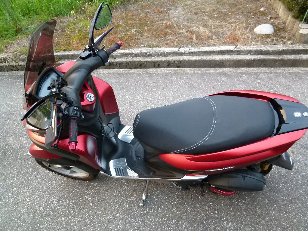 サイドスタンドを交換！ : トリシティ125 改め トリシティ300 で