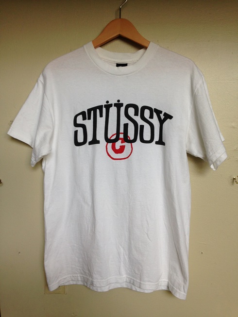 stussy ステューシー　スウェット　ワールドツアーメタル　ロゴプリント stussy ステューシー スウェット ワールドツアーメタル ロゴ