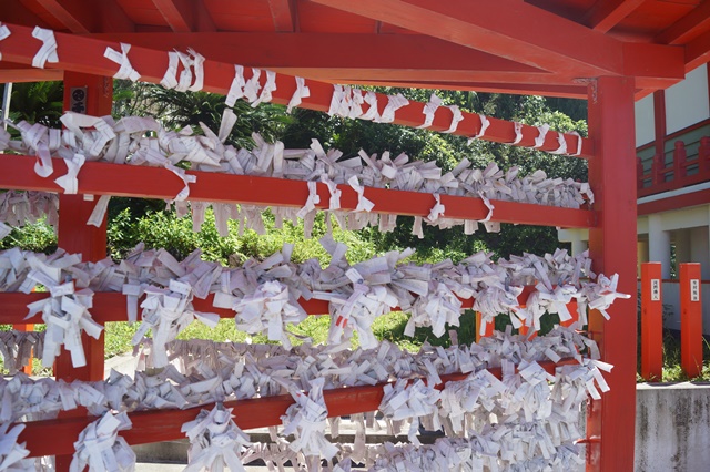 藤田八束の開聞岳、浦島太郎伝説の町、長崎鼻の龍宮神社を訪ねて、海の蒼さが素敵です。_d0181492_22535178.jpg