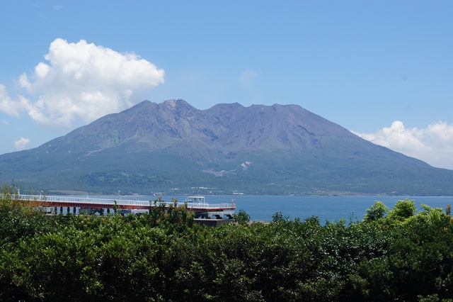 藤田八束の開聞岳、浦島太郎伝説の町、長崎鼻の龍宮神社を訪ねて、海の蒼さが素敵です。_d0181492_22555570.jpg