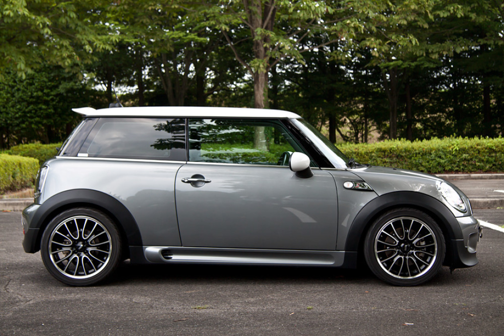 BMW MINI cooper S 6AT カスタム 入庫しました。_c0317377_18075012.jpg