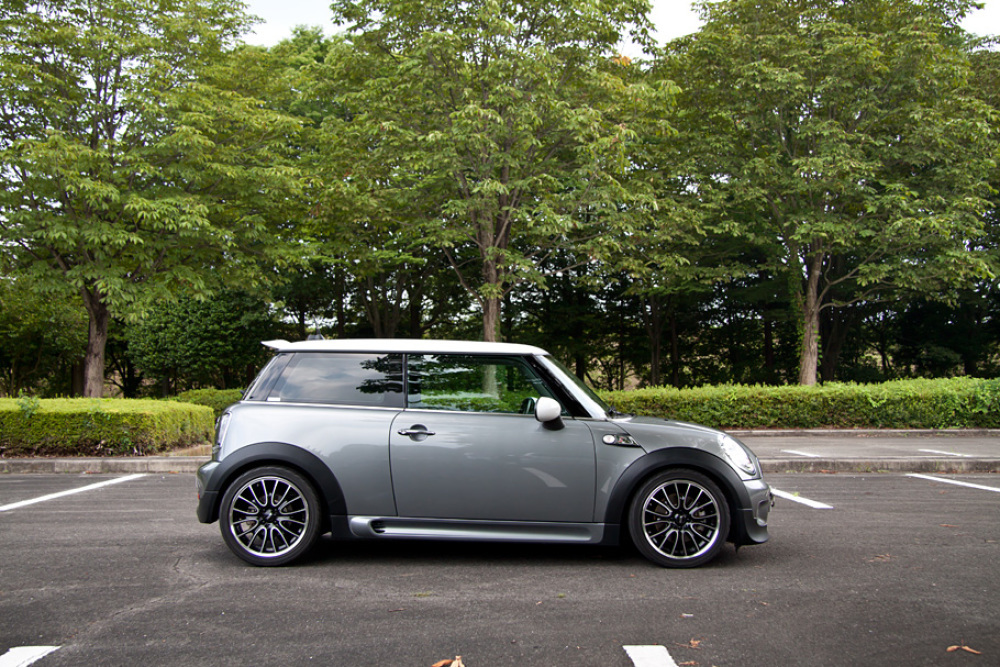 BMW MINI cooper S 6AT カスタム 入庫しました。_c0317377_18093111.jpg