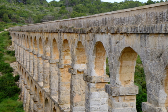 水道橋や円形競技場などローマ時代の遺跡のある街 Dezire Photo Art