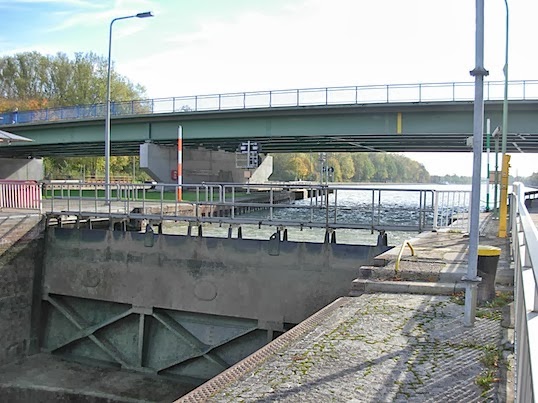 c0229584_2213110.jpg