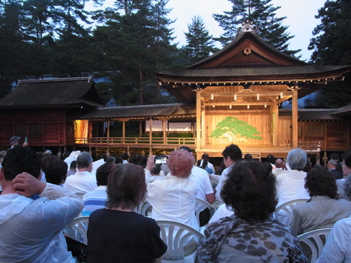 身曾岐神社の薪能+続き_e0008887_1522378.jpg