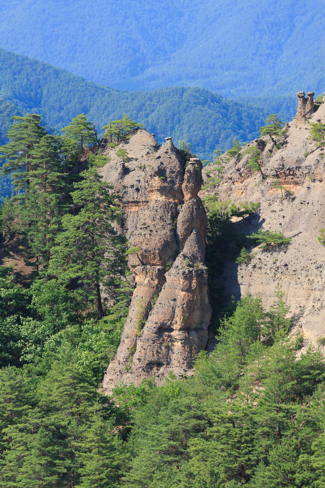 七宝山（チルボサン）は金剛山とは似て非なる朝鮮の名峰_b0235153_11291194.jpg