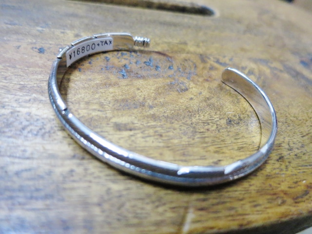 TOP ARTIST の御安く・雰囲気好いSILVER BANGLE 。。。NORA BILL etc..._d0152280_952282.jpg