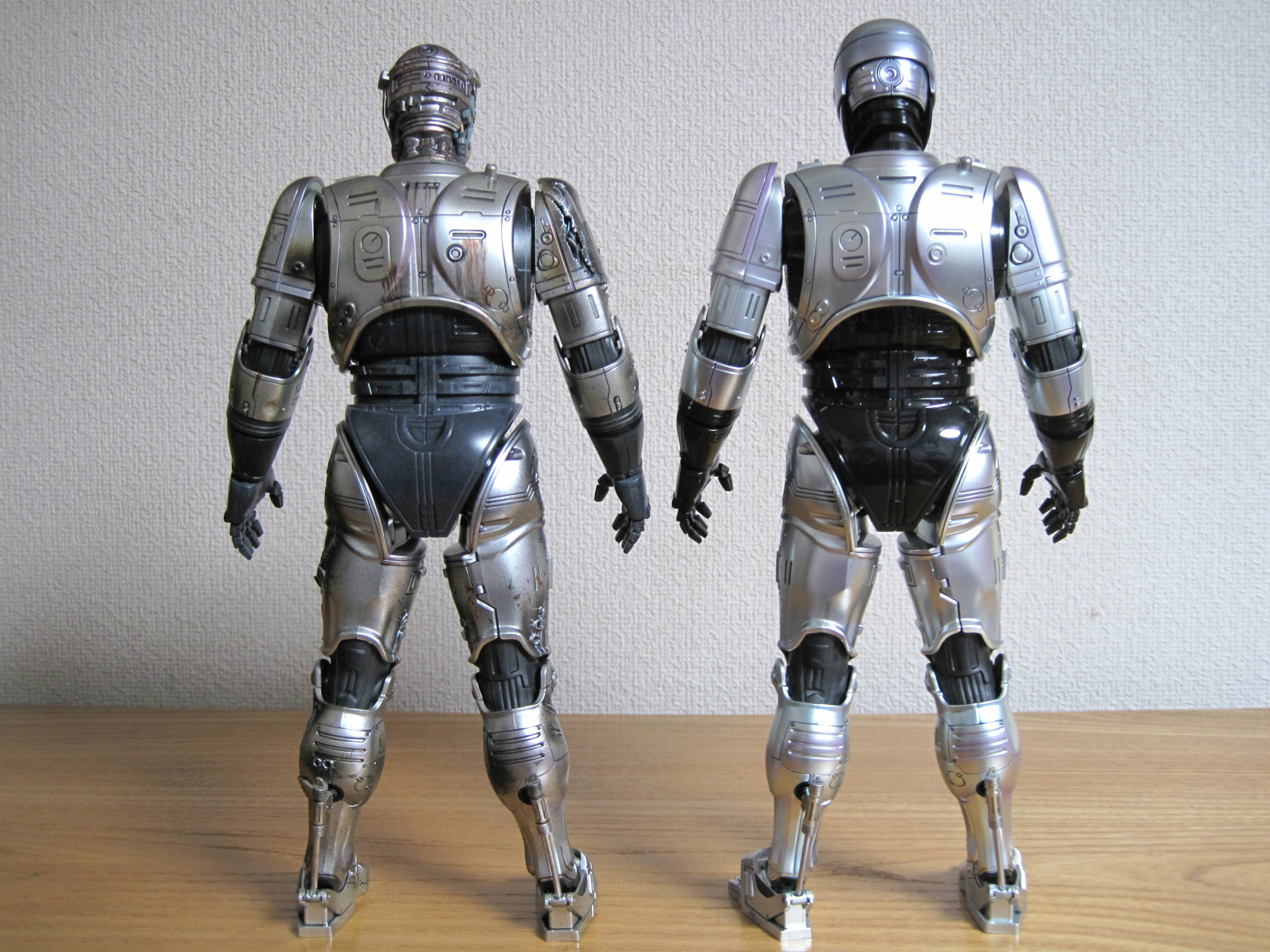多様な ホットトイズ ロボコップ バトルダメージ版&アレックス