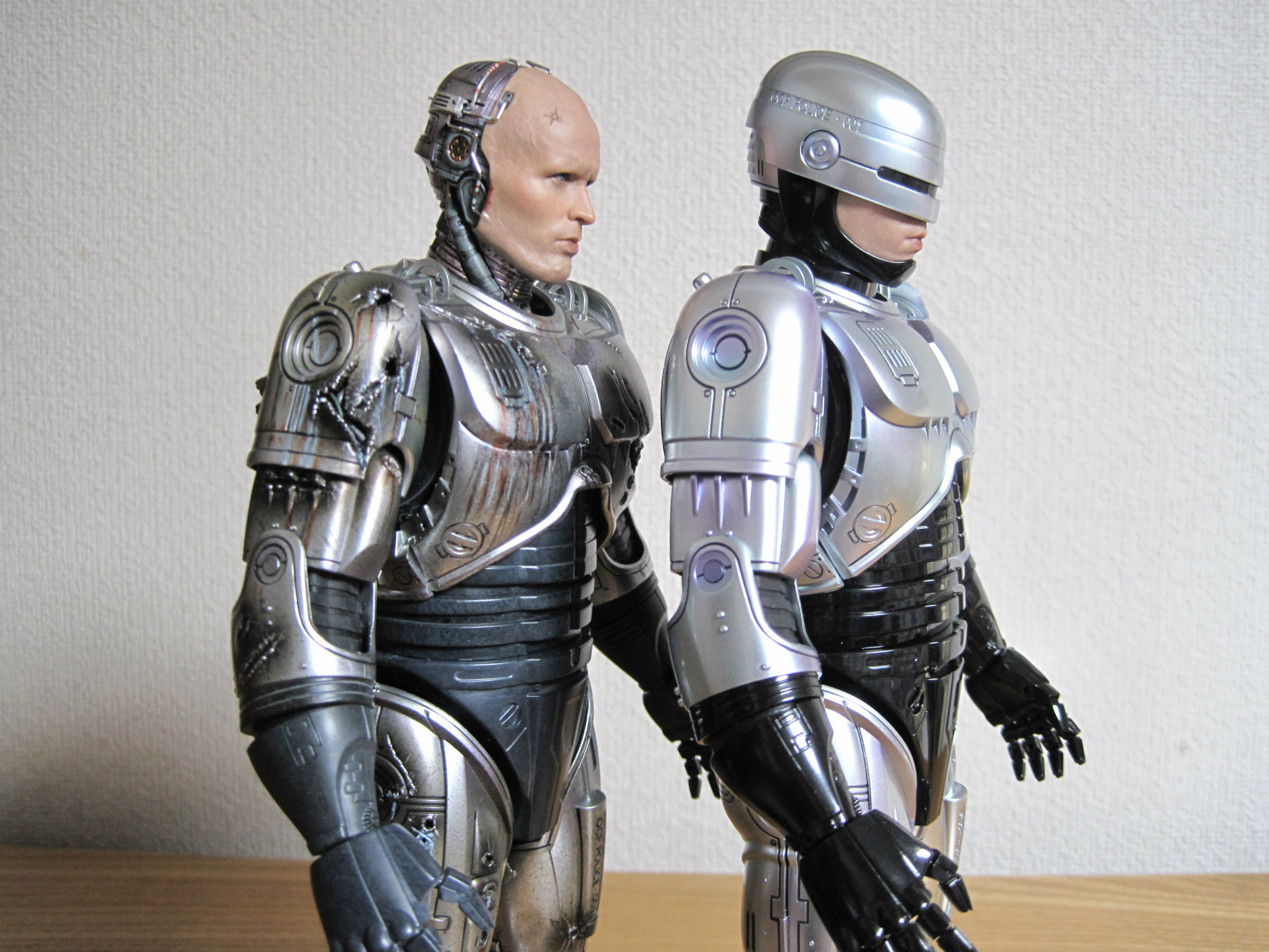 ホットトイズ ロボコップ(バトルダメージ版)& アレックス ホットトイズ ロボコップ(バトルダメージ版)& アレックス