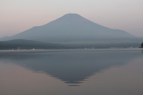 赤富士～夏の花と富士山～富士山人文字_e0338886_22124529.jpg