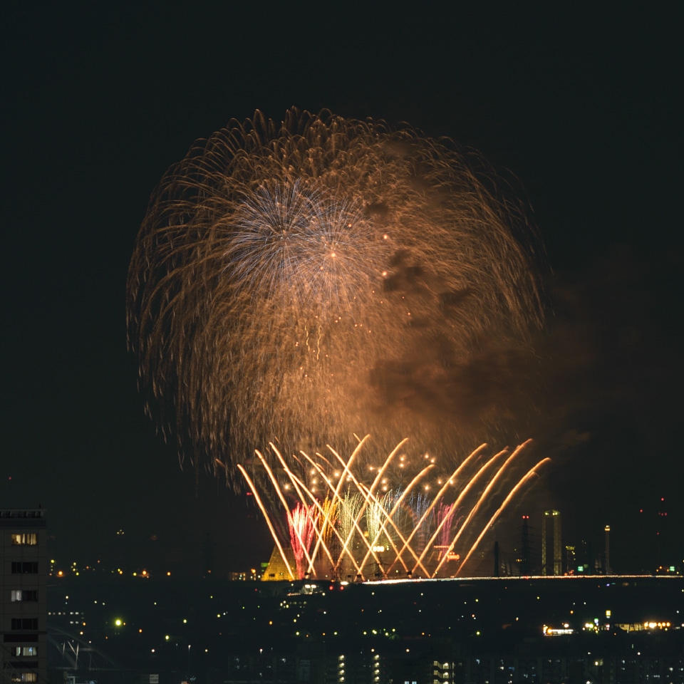 名古屋城ライトアップと長島の花火 千種観測所