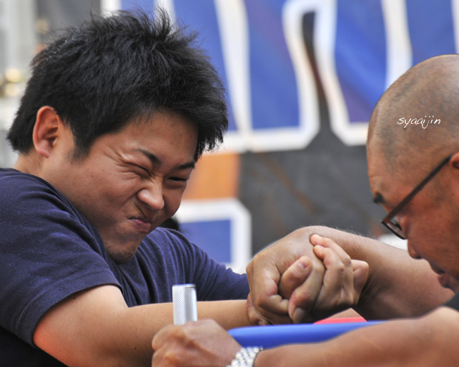 ドブ板で熱い戦い！　『横須賀・DOBUITA St. アームレスリング大会 2015』_d0251161_08061492.jpg