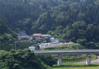 いつもはロードバイクで走る道......お寺さんの駐車場も..._b0194185_22201236.jpg