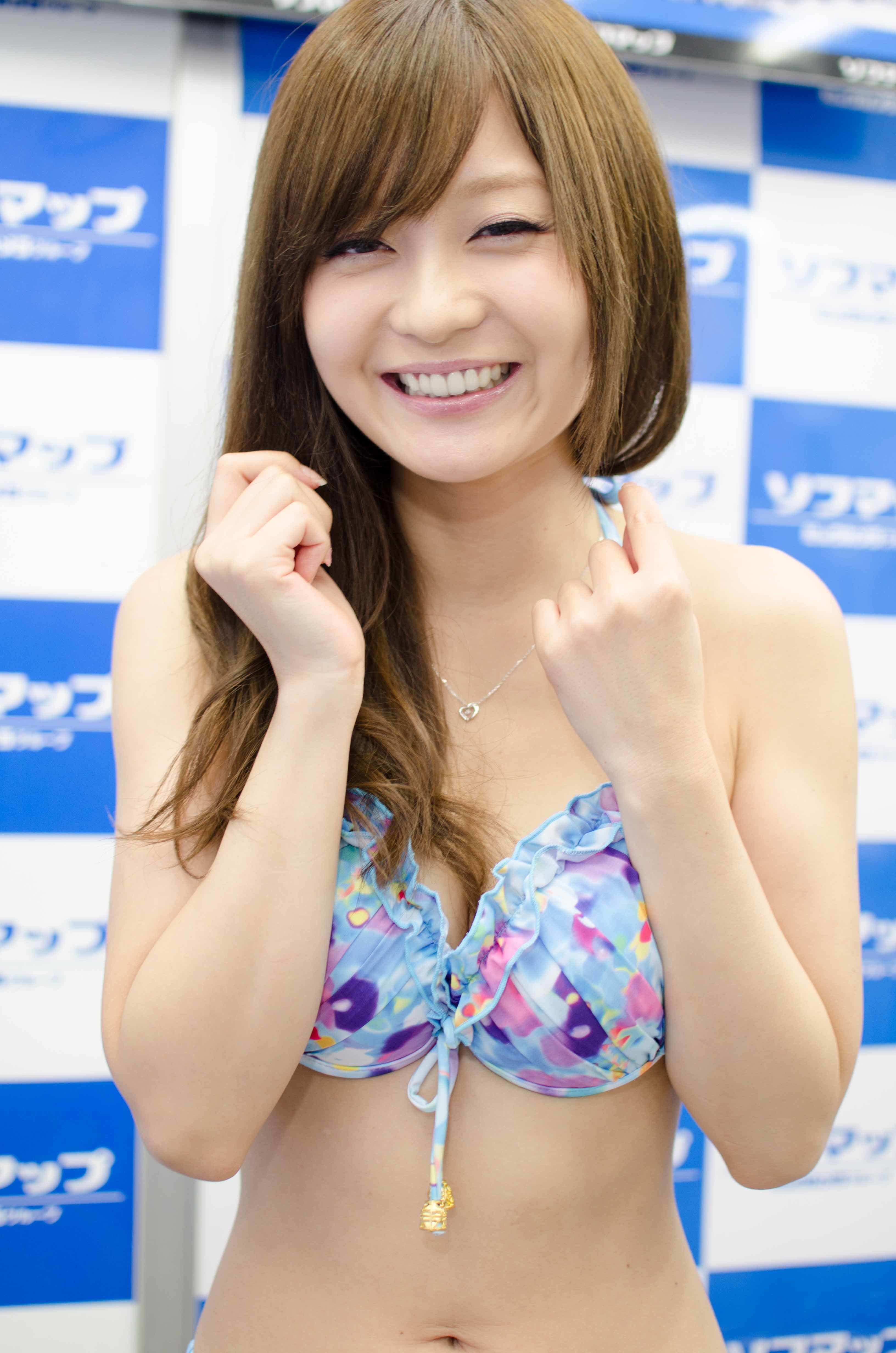 石原莉奈　ヌード 