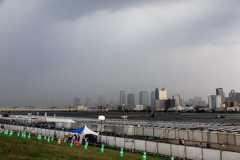 なにわ淀川花火大会15 その１ 始まるまでの淀川堤防にて ぴんぼけふぉとぶろぐ2