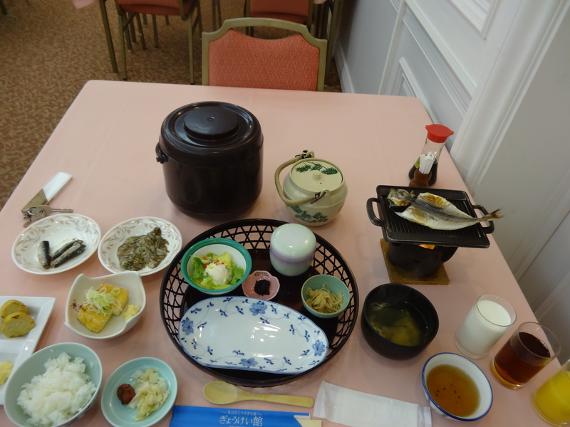 犬吠崎の温泉宿のハーフブッフェの朝ご飯です。_c0225997_20585435.jpg