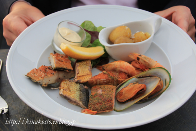 お気に入りのレストラン「Rökeriet」 ー Vår favoritrestaurang Rökeriet_e0250023_812880.jpg