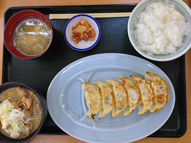 上河内sa 上り フードコートでお昼を食べた Chokoballcafe
