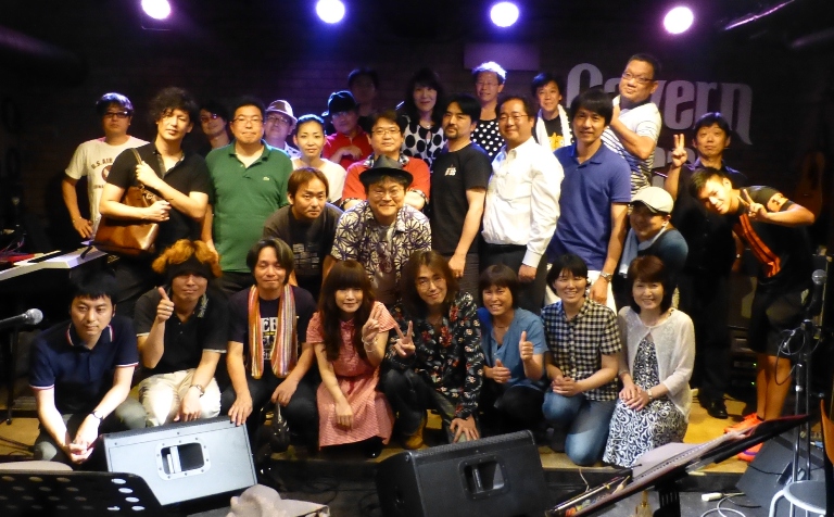 8月1日、カラフル夏の2デイズライブ初日のライブレポ♪ _e0188087_19403738.jpg