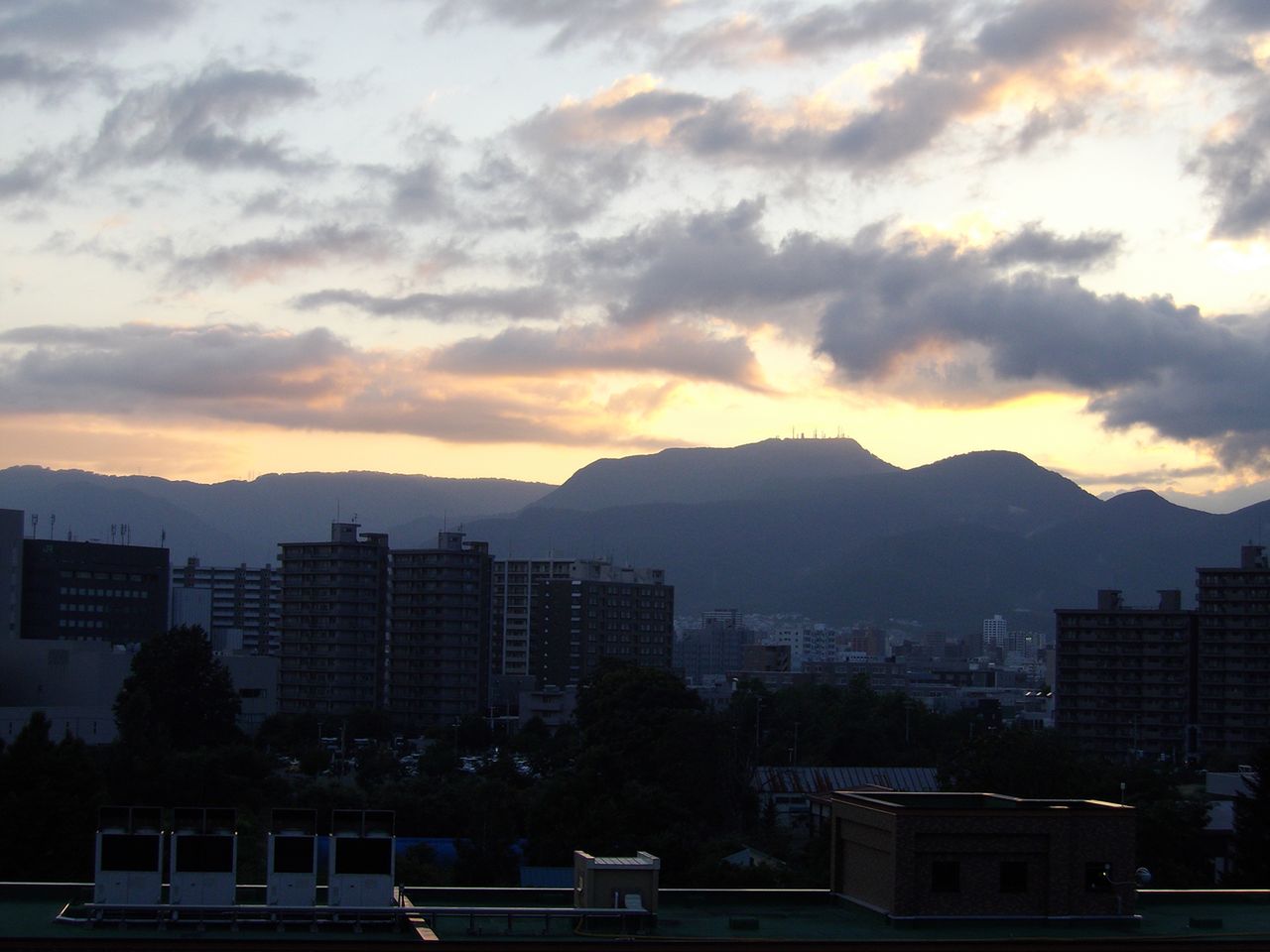 夏の終わりの夏の空_c0025115_1941731.jpg
