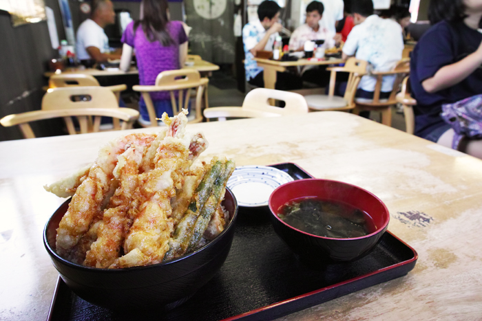 浦添市　太陽（ティーダ）の海鮮天丼_b0049152_6531778.jpg