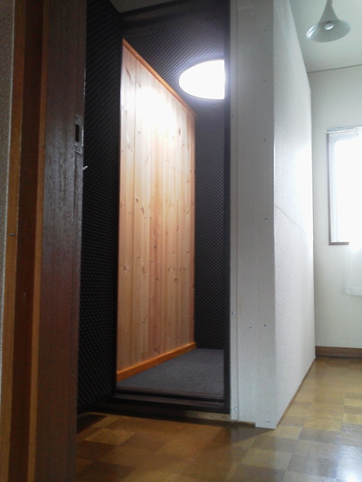 NEW TYPE!世田谷区N様防音室(HSN-1 1畳タイプ 40dB)納品しました!②_b0207974_21283518.jpg