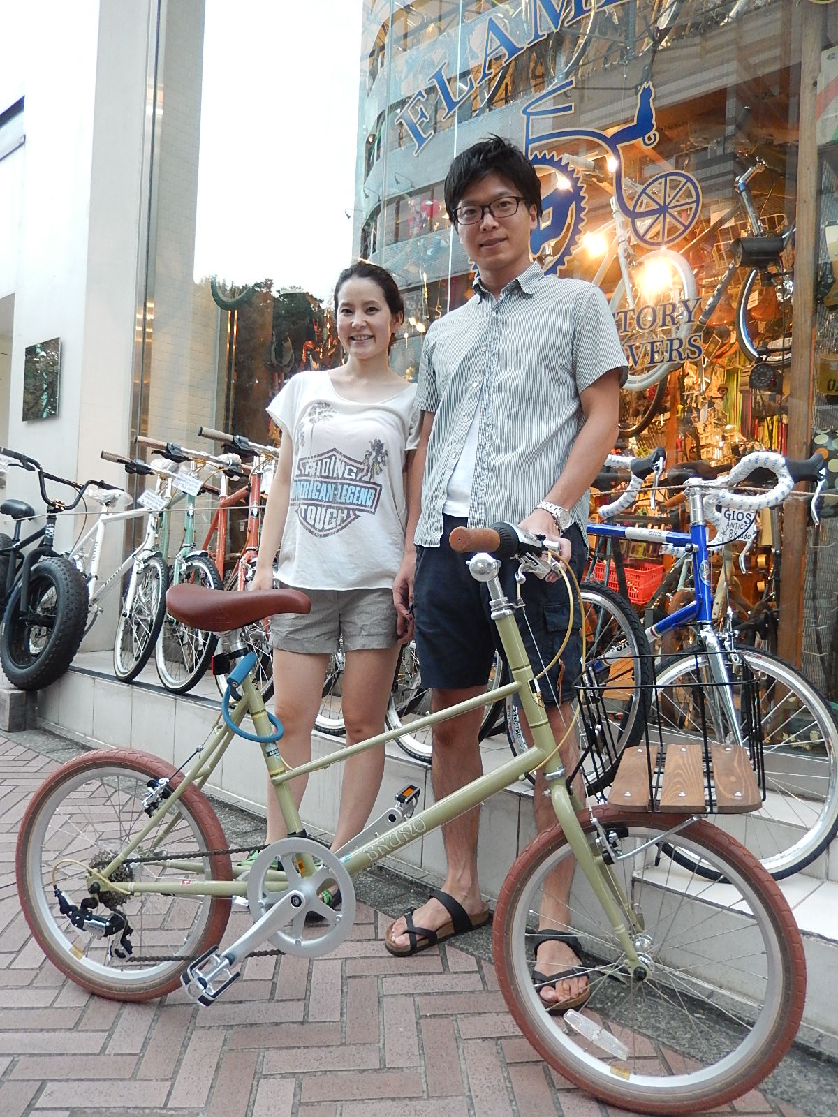 8月15日　渋谷　原宿　の自転車屋　FLAME bike前です_e0188759_1922799.jpg