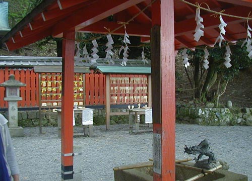●神社の造形―櫟谷宗像神社のしゃもじ絵馬_d0053294_084393.jpg