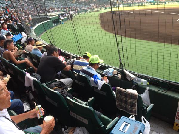ジョーク一発：甲子園ネット裏もいつしか在日特権化→観戦中止ボ−ド張れ！_e0171614_123312.jpg