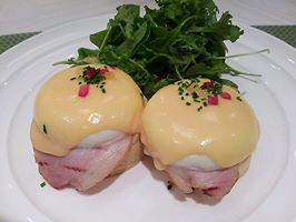 品川 サラベスニューヨーク エッグベネディクト_c0124528_1774848.png