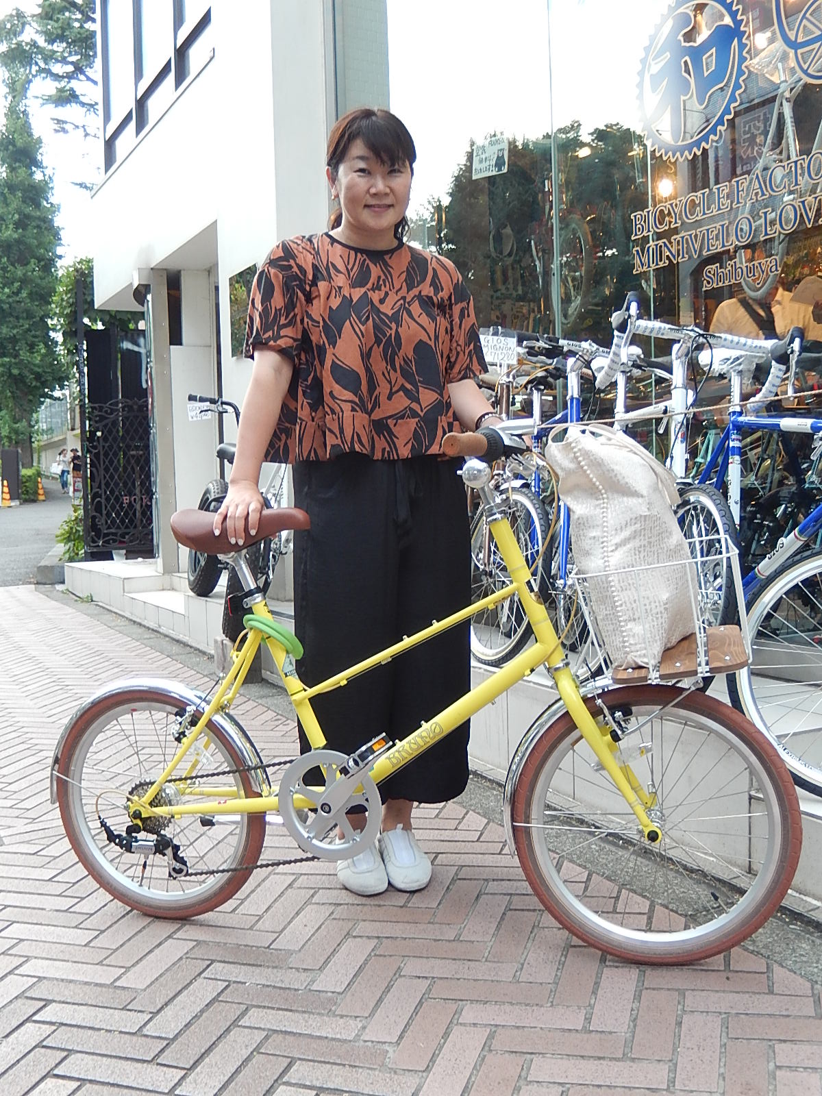 8月16日　渋谷　原宿　の自転車屋　FLAME bike前です_e0188759_18245074.jpg