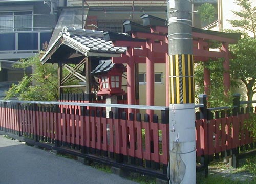 ●神社の造形―マイ・イナリ_d0053294_1047469.jpg