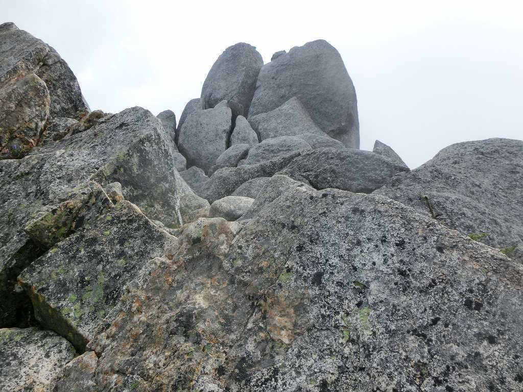 鳳凰三山　恐怖のオベリスクの岩場のテッペン初登頂_b0124306_23024340.jpg