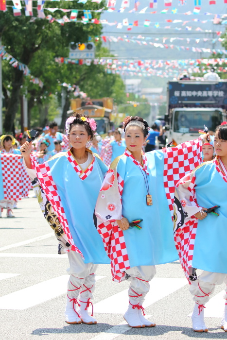 第62回よさこい祭り 本番2日目 梅乃連（梅ノ辻町内会踊り子連） その1_a0077663_785755.jpg