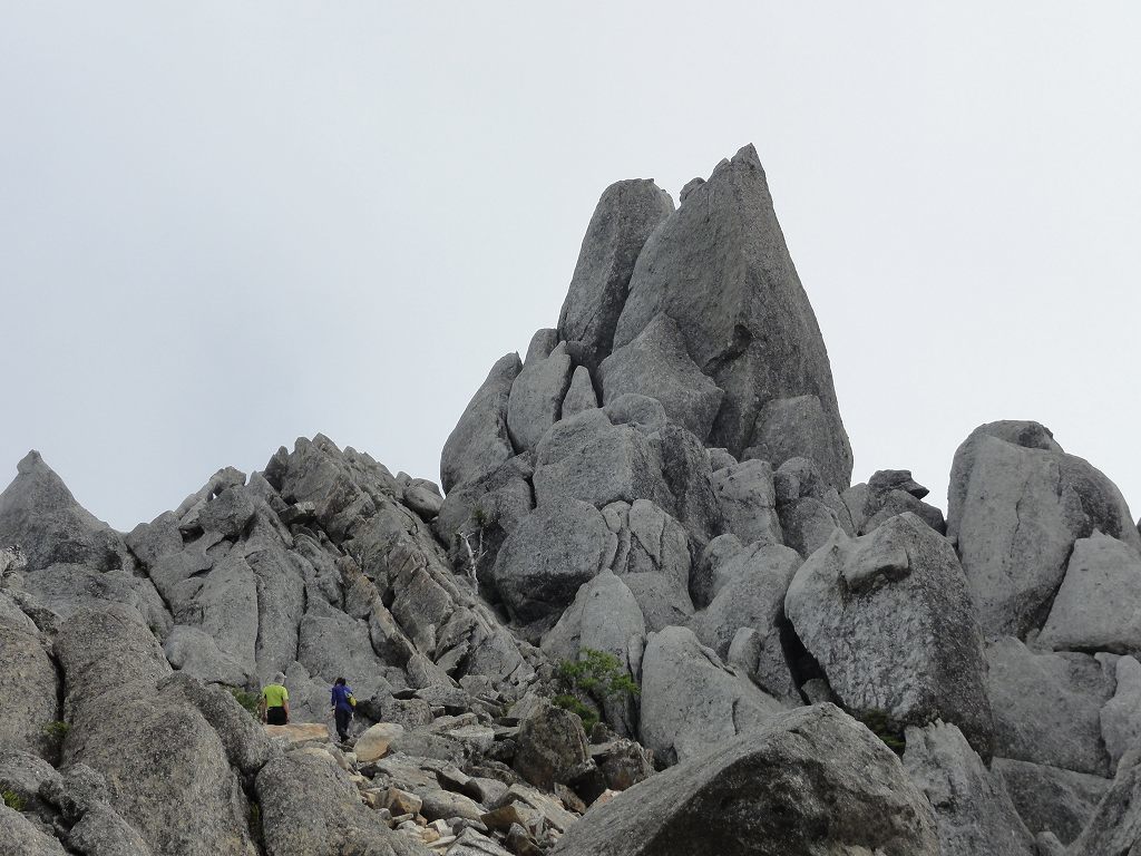 鳳凰三山　恐怖のオベリスクの岩場のテッペン初登頂_b0124306_21202994.jpg