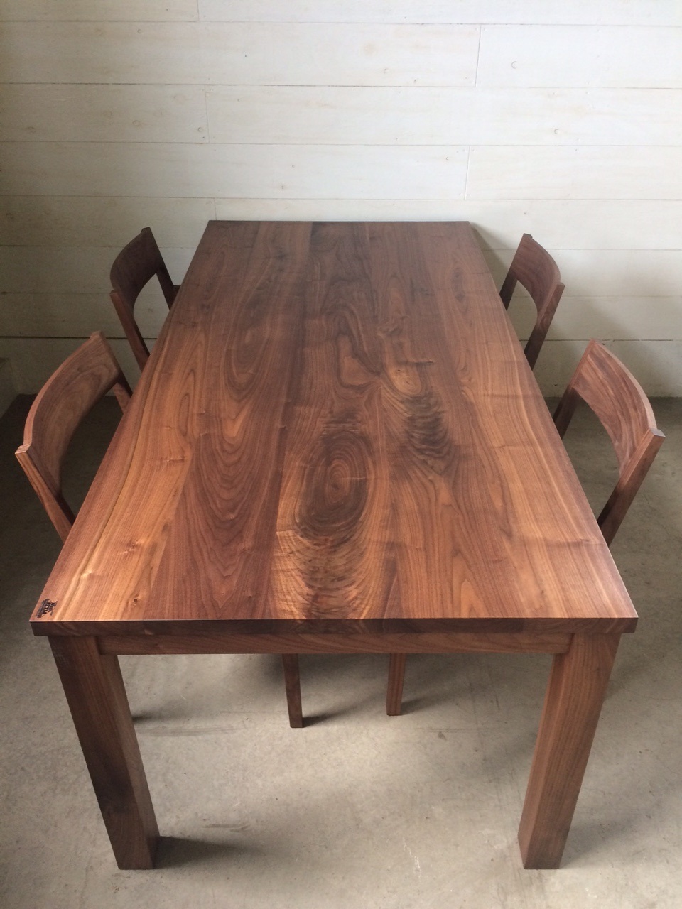 NS DINING TABLE_c0146581_20592346.jpg